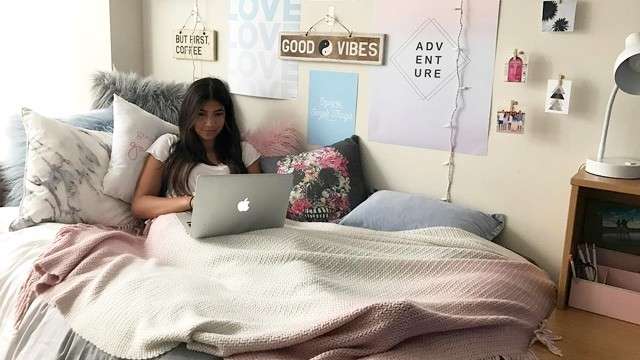 Pinay college dorm fan image