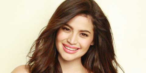 Anne Curtis Shows Cosmo What's Inside Her <i>Other</i> Goyard Bag