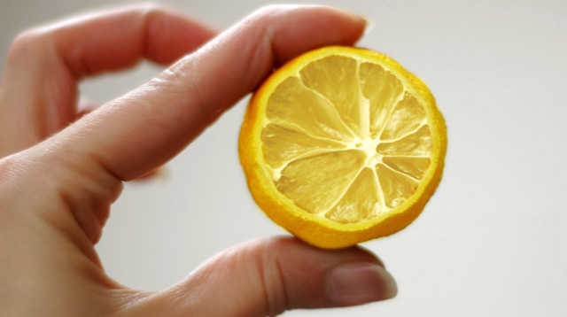 Yellow Stains On Gel Nails