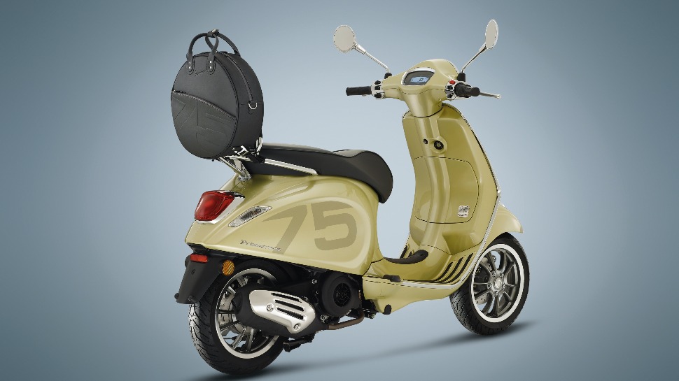 VESPA Introduces the 2021 Limited-Edition 946 CHRISTIAN DIOR