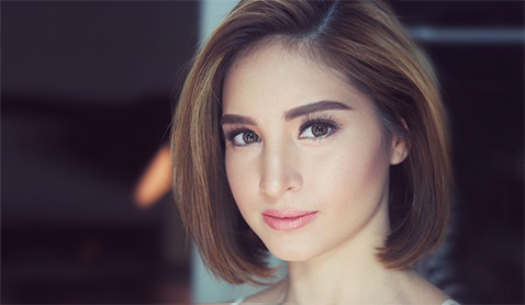 How To Style Short Hair Without Looking Like A Tita