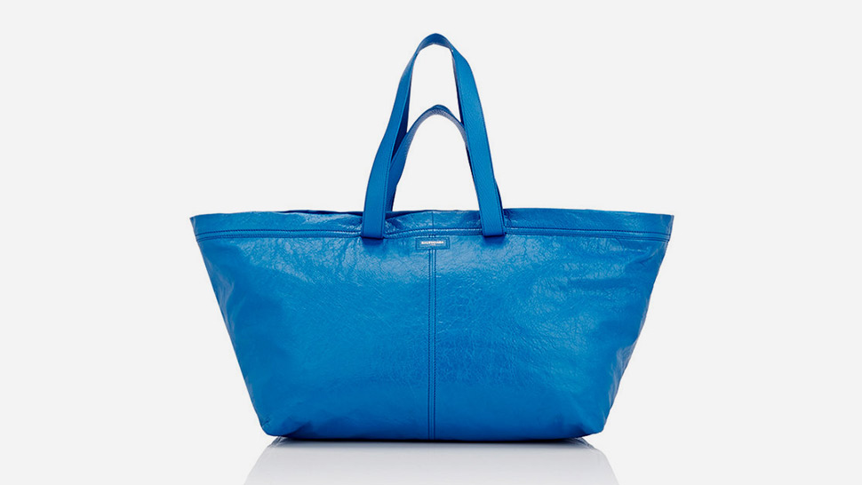 People Saying That This Balenciaga Looks A Tote
