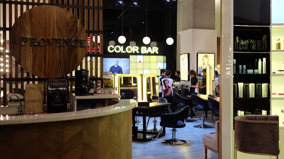 This Salon Serves You Food And Coffee While You Color Your Hair