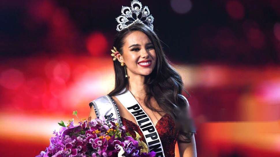 catriona gray red lipstick