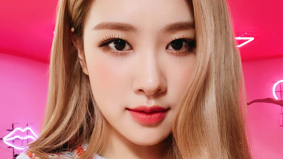 Korean Straight Eyebrow Trend Update.