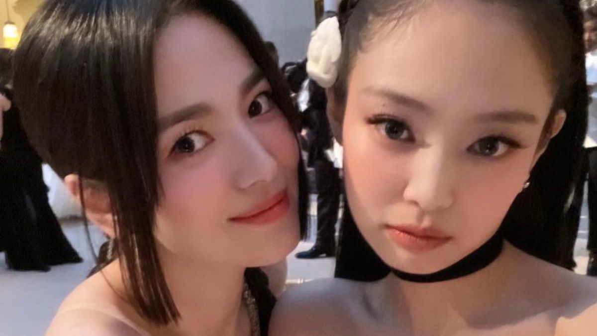 Song Hye Kyo And Jennie Kims Photo Together At The Met Gala 2023