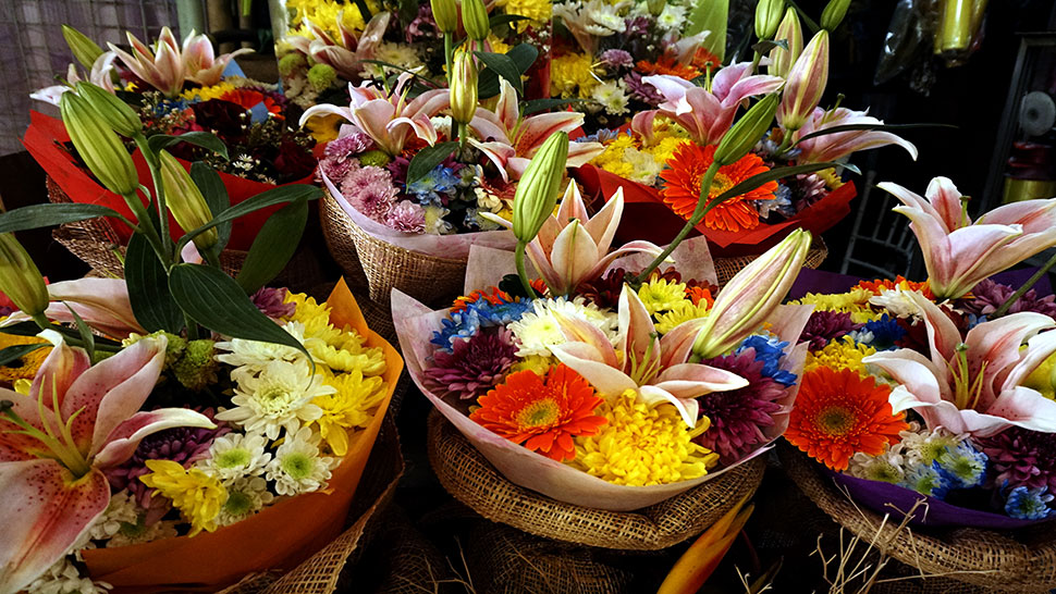 Dangwa Deals P100 Flower Arrangements