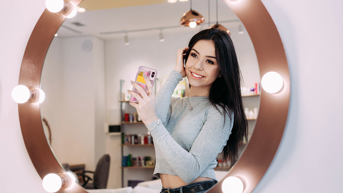 5 Ways To Pull Off A Perfect Mirror Selfie For Ig