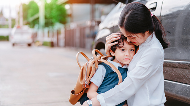 How To Calm Your Child Who Cries When He Goes To School: 5 Expert Tips