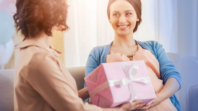 christmas gift ideas for pregnant friend