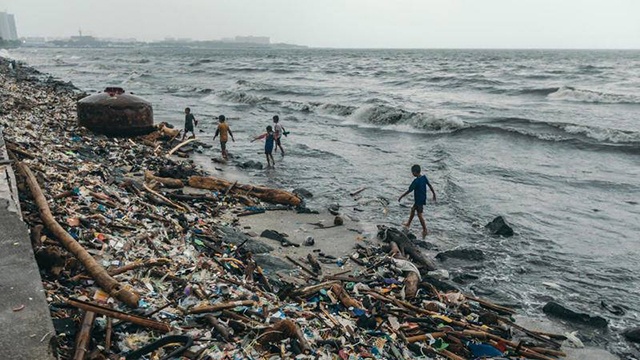 Photos Manila Bay Floods Leaves Heaps Of Trash