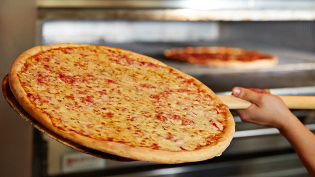 Sbarro Celebrates National Cheese Pizza Day With a Promo