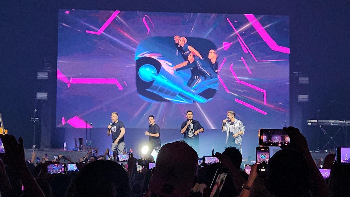 Live: 98 degrees, A1 & Blue The Greatest Hits Tour Live in Manila