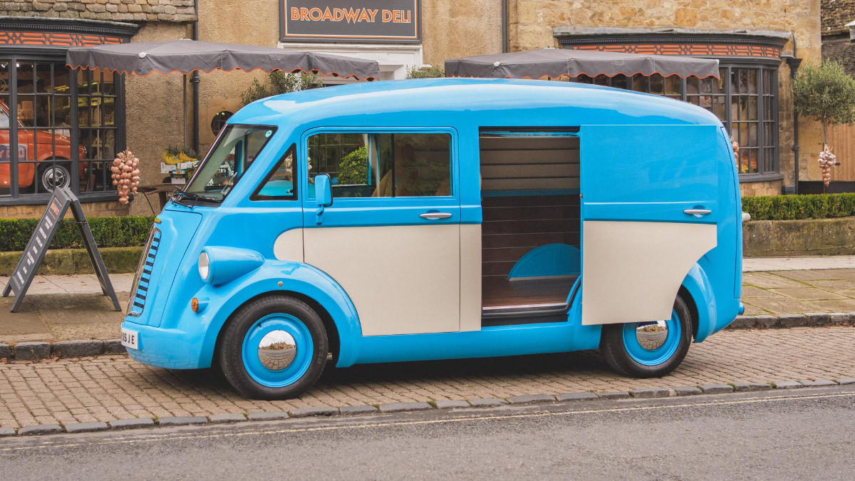 An Electric Van Based On The Morris J Type From The S