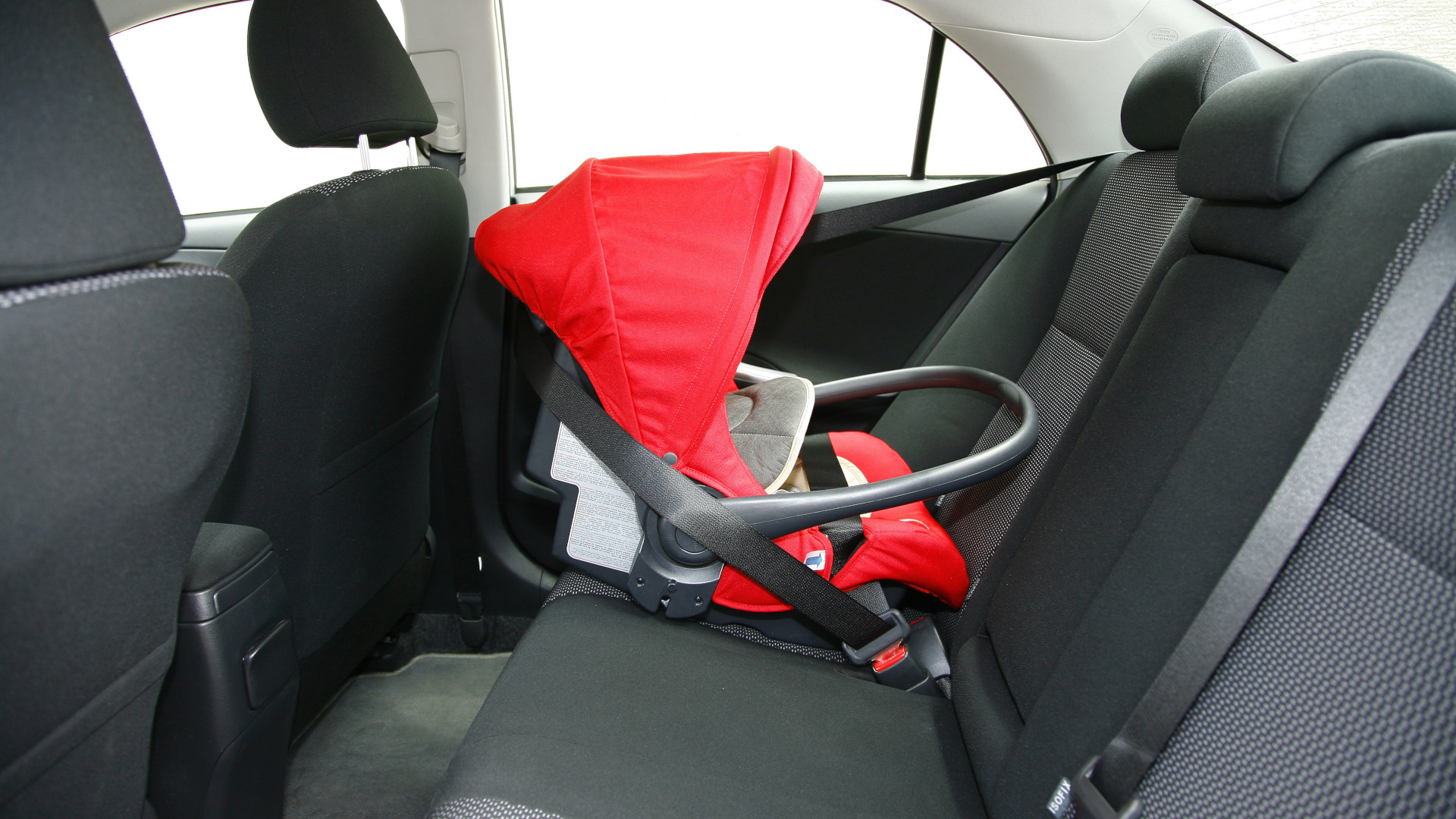 child-car-seat-law-02-1612515532.jpg?profile=RESIZE_710x