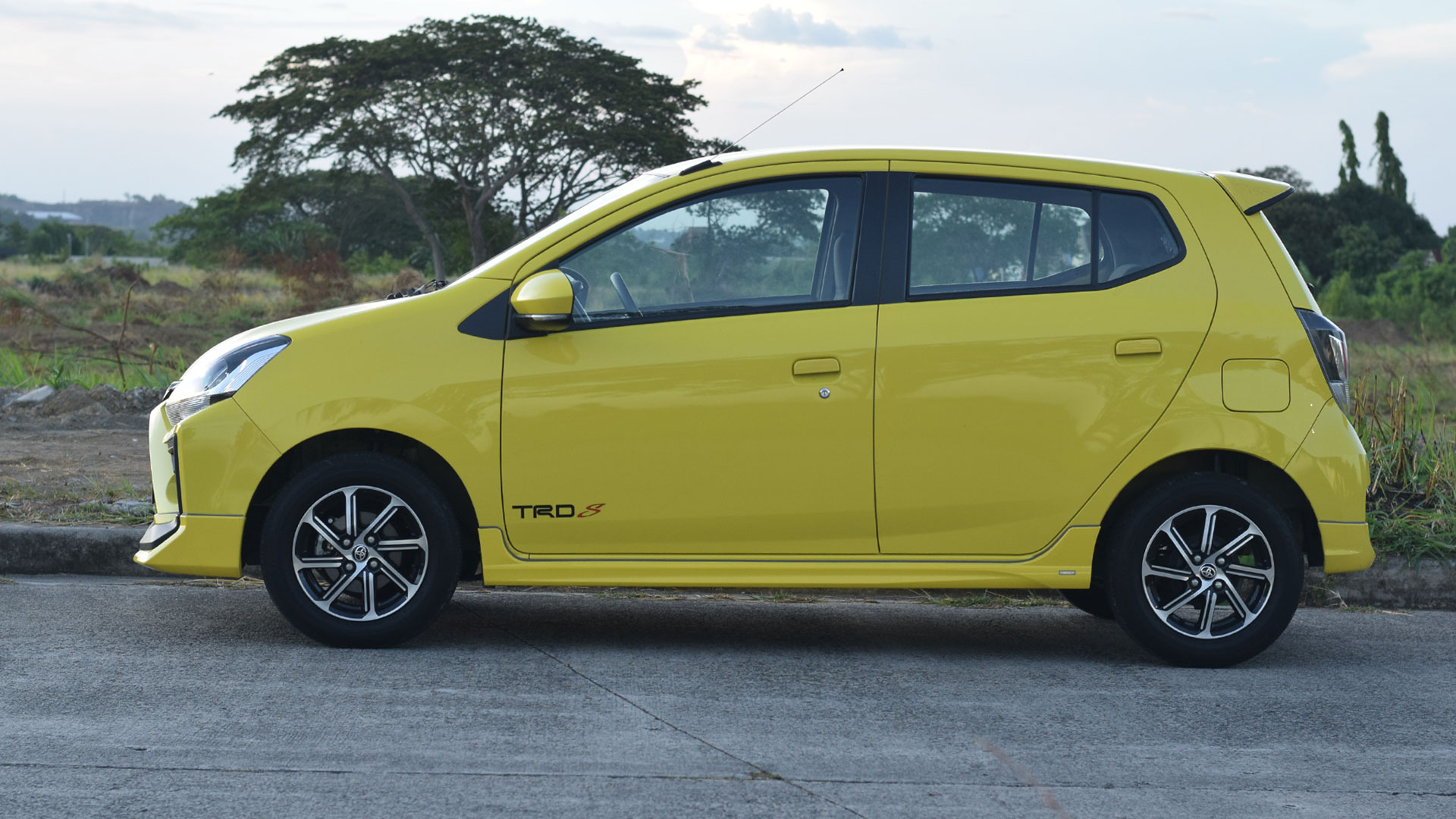 Honda Brio Rs Vstoyota Wigo Trd S Price Specs