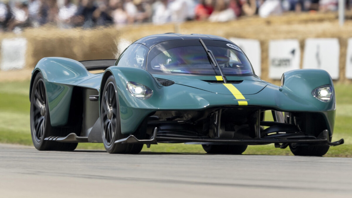 Racing lines: A ride in the Aston Martin Valkyrie