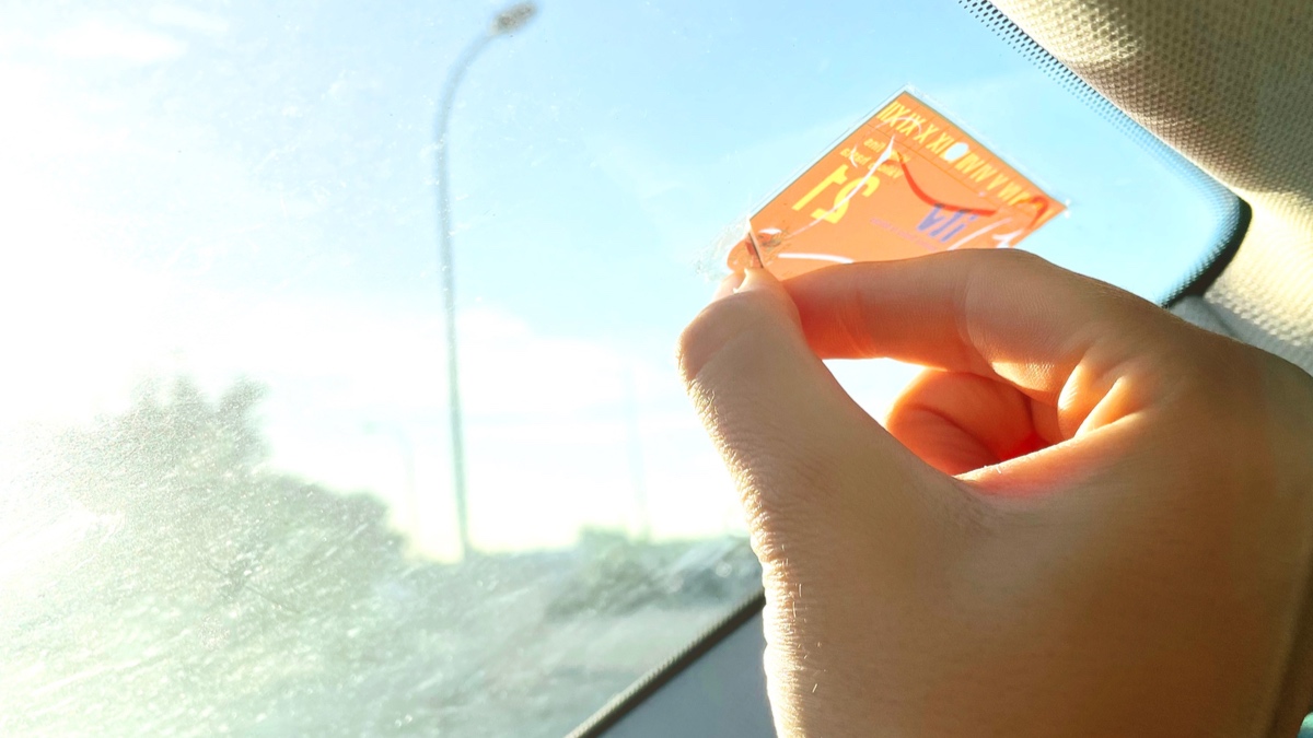 The Best Way to Remove Stickers from Auto Glass