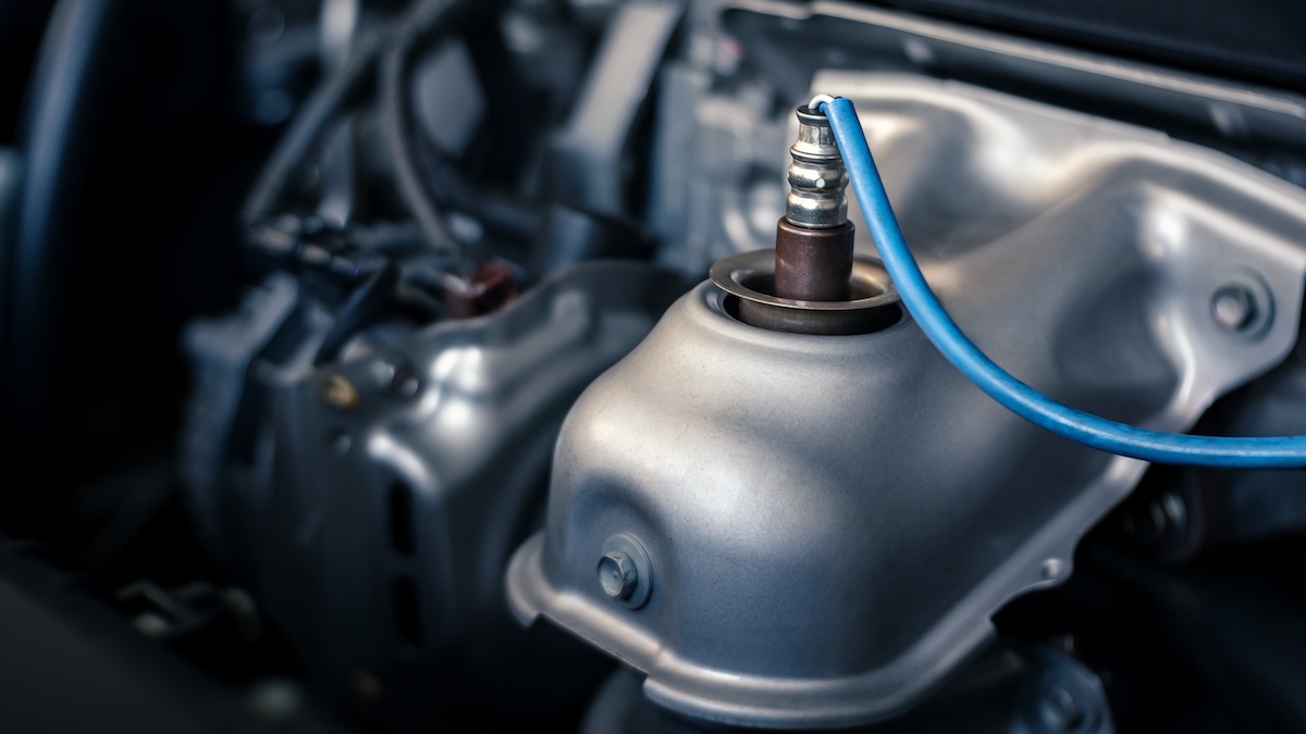 Is it harmful to drive a car with a bad oxygen sensor?