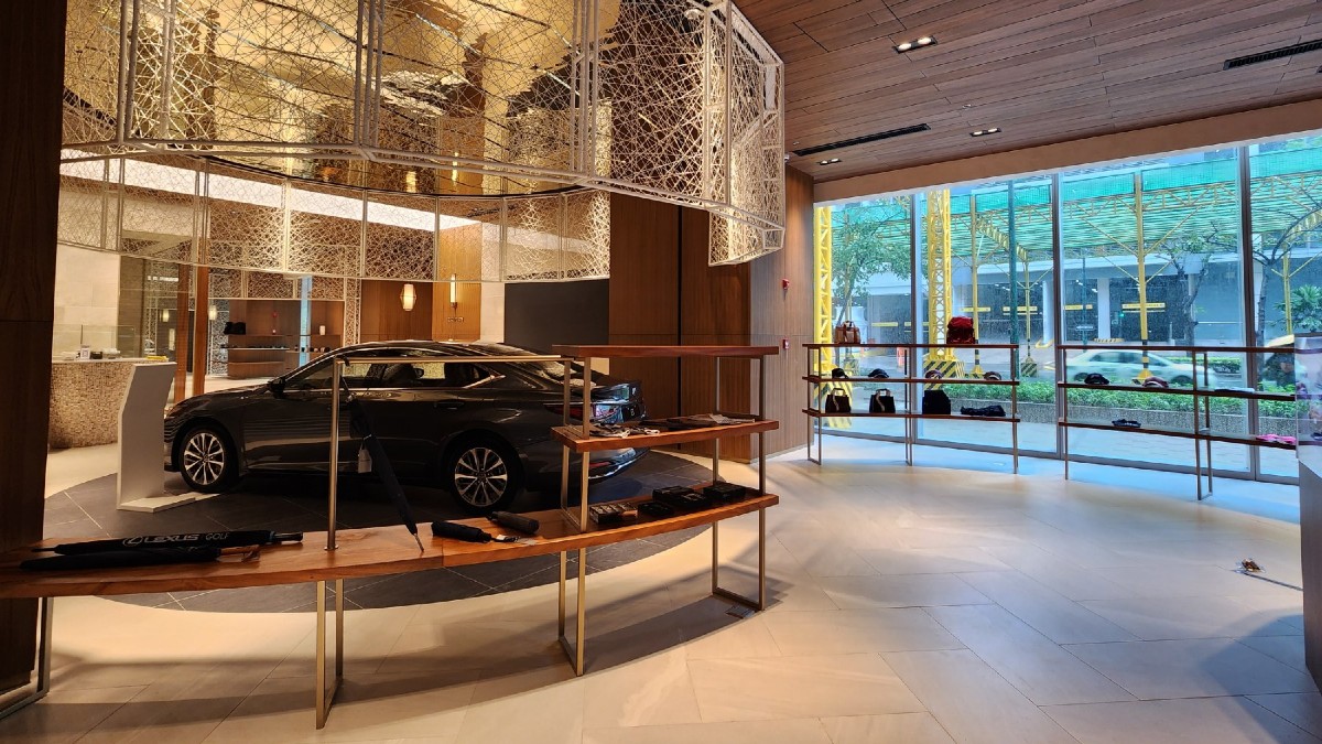 Lexus Ph Opens New Space At Mitsukoshi Bgc