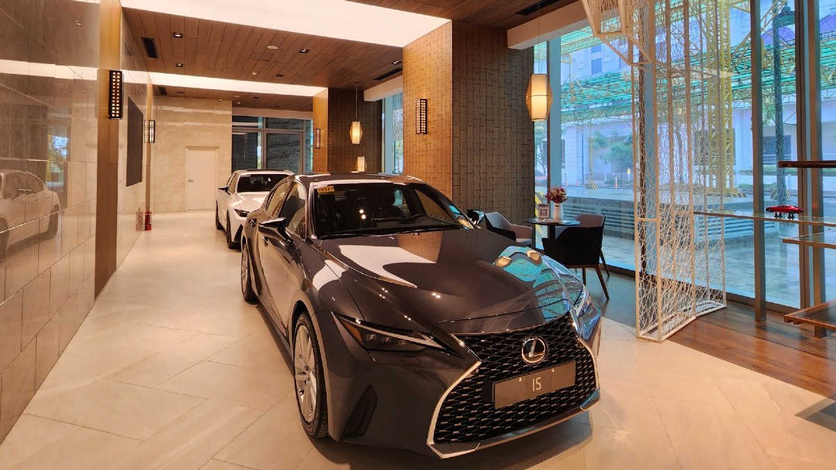 Lexus Ph Opens New Space At Mitsukoshi Bgc