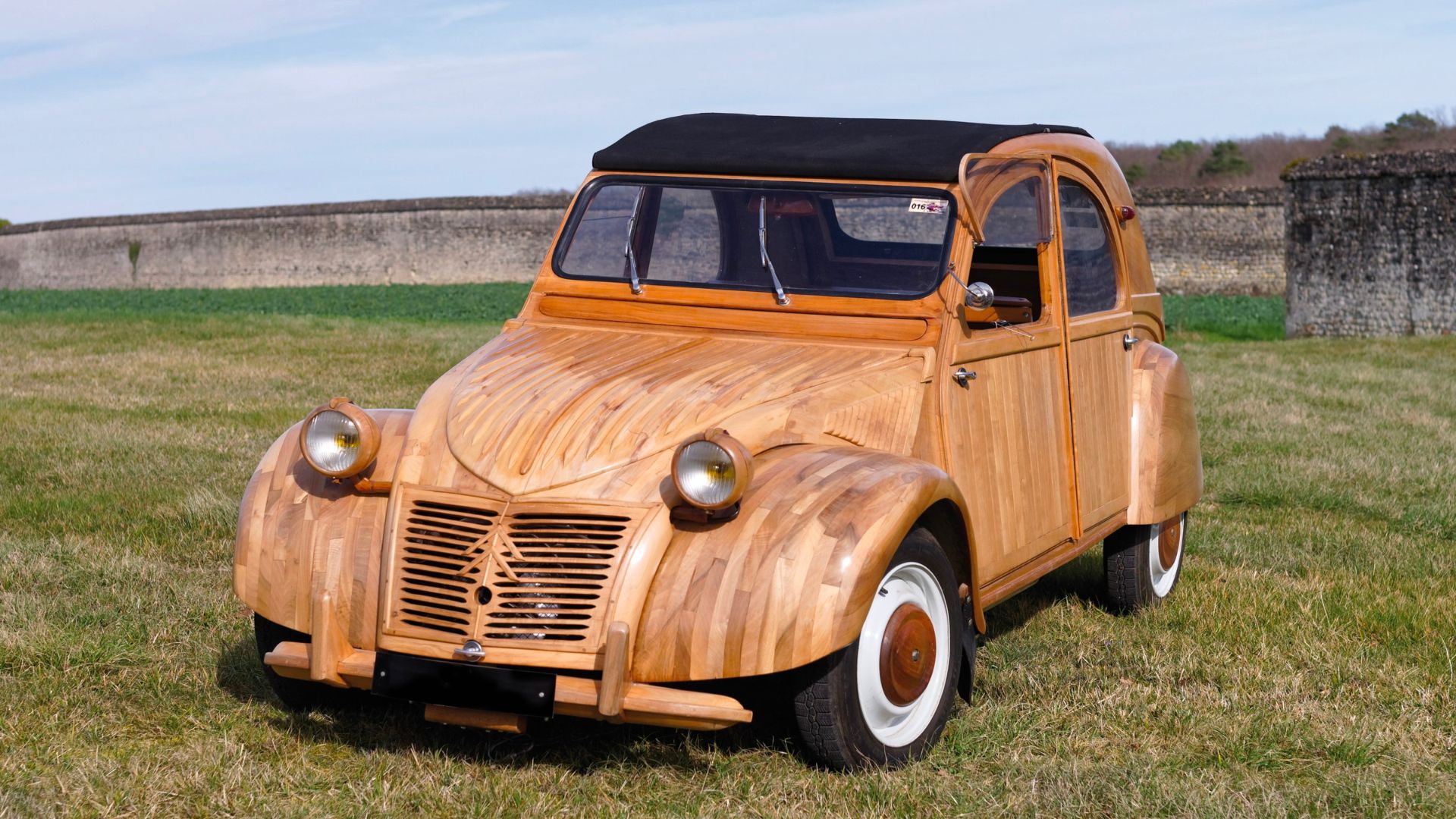 Tree-mendous Ride: Wooden Citroen 2CV Sells For 210,000 Euros - Forbes India