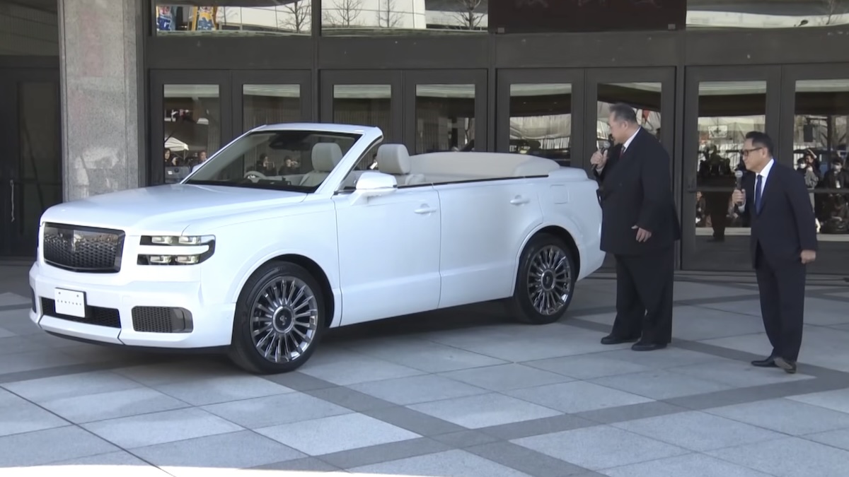 Toyota Century Suv Convertible Customized For Sumo Champions