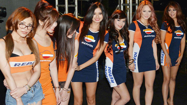 Model Defends Role Of Booth Babes At Motor Shows