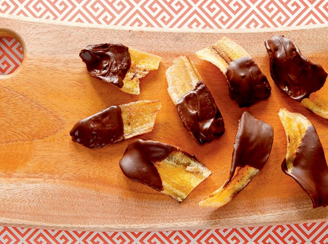Chocolate Banana Chips Recipe | Yummy.ph