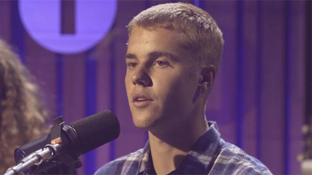Justin Bieber is Ready with His Acoustic Set for Your Friday Night