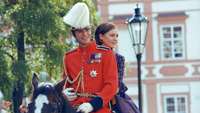 Real-Life Romance of Prince Harry and Meghan Markle Is Like a Fairy Tale Come True