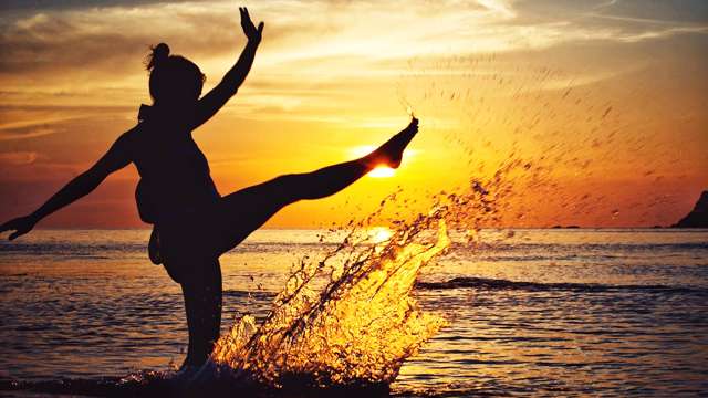 Being Single Is Actually Good for You, According to a Psychologist