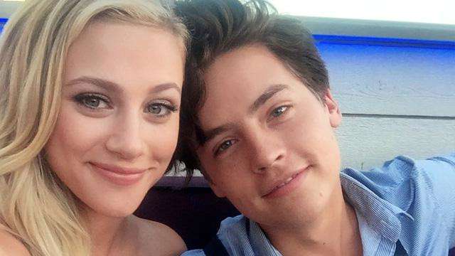 Even Jughead's Dad Can't Deny Cole Sprouse and Lili Reinhart's ~Chemistry~