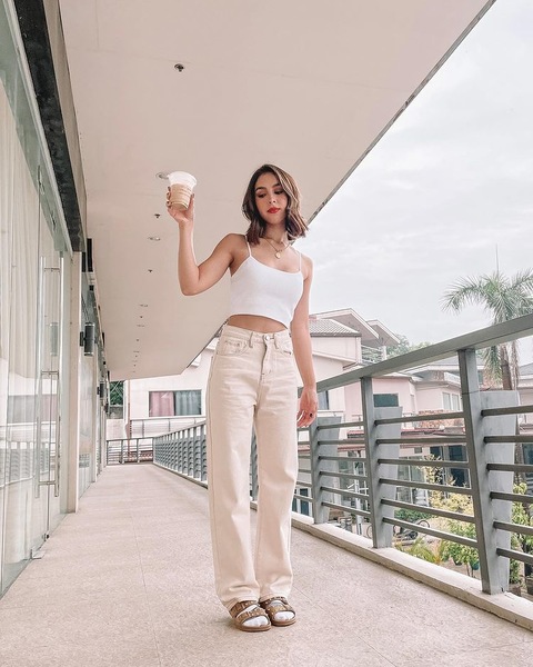 8 Comfy Yet Chic Neutral Outfits We’re Copying from Julia Barretto
