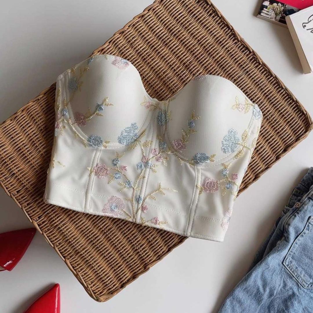 𝚝𝚑𝚎𝚑𝚊𝚙𝚙𝚢_𝚘𝚘𝚝𝚍 on Instagram: Strawberry Mesh corset