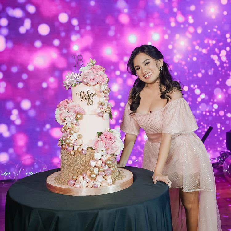 18th Birthday Cake Ideas for a Memorable Celebration : Pink Two Tiers with  Pearls, Butterflies & Roses