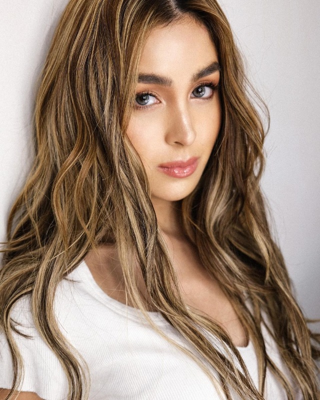 Julia Barretto Star Magic Ball 2022 Hairstyle