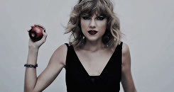 9 Times Taylor Swift Needed a Chill Pill In "Blank Space"
