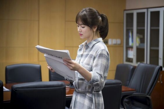 6 Style Rules We Learned From Descendants Of The Sun S Kang Mo Yeon