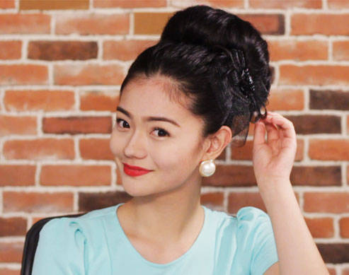 Want an Elegant Hairstyle? Recreate Verniece's Full Top Bun!