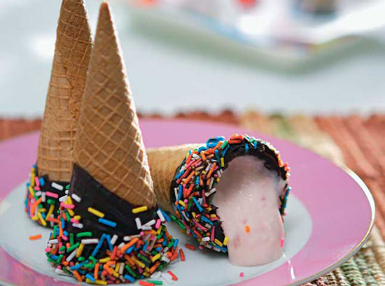 Strawberry Cream Cannoli