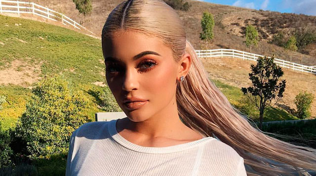 Kylie Jenner Cautions Against Buying Fake Lip Kits