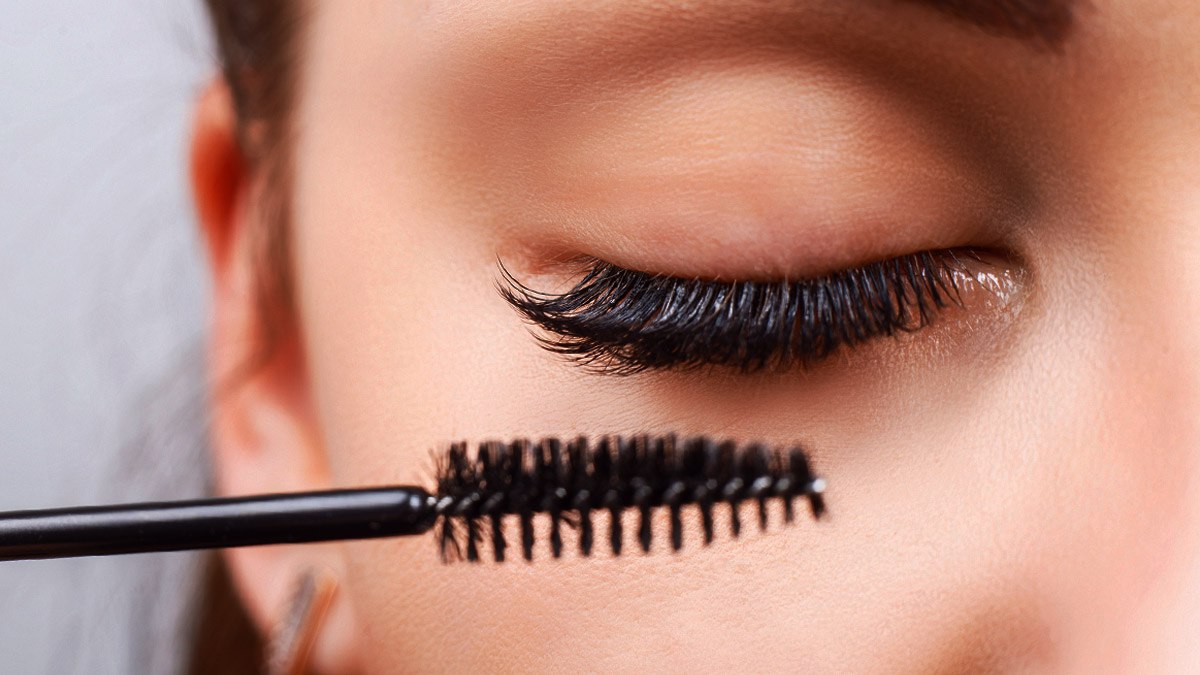 how-to-apply-false-eyelashes-for-a-natural-look-huffpost-canada