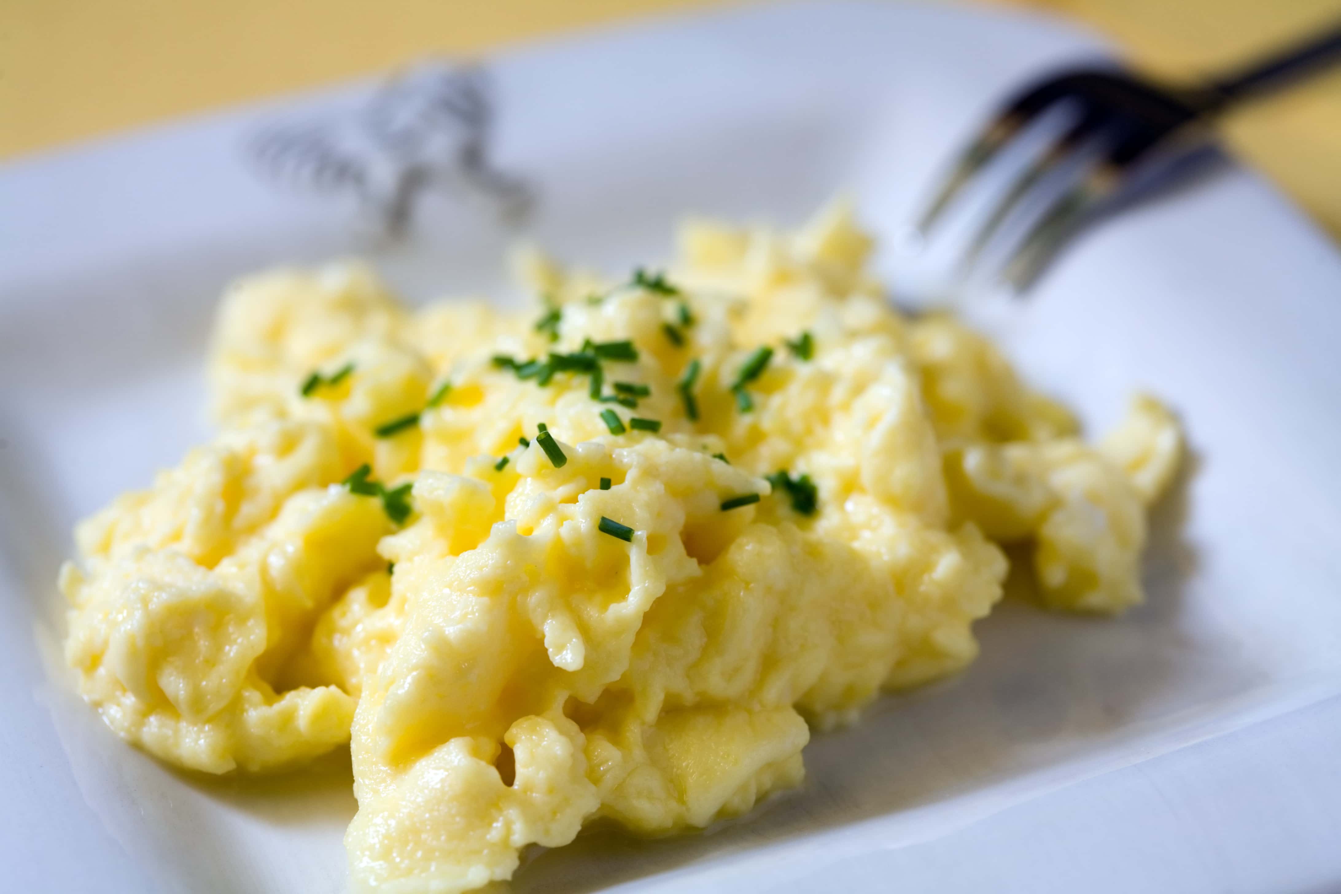 Яичница болтунья. Яичная кашка. Scrambled Eggs Zoa.