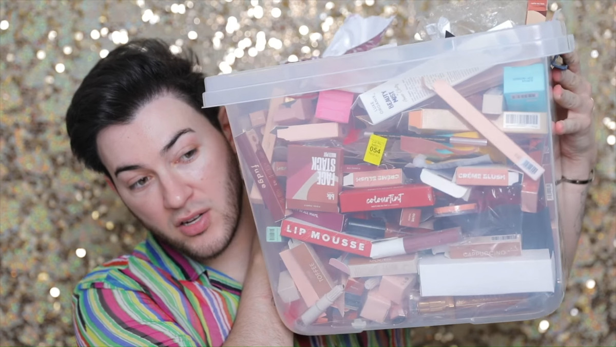 Manny MUA Tries Pinoy Beauty Brands