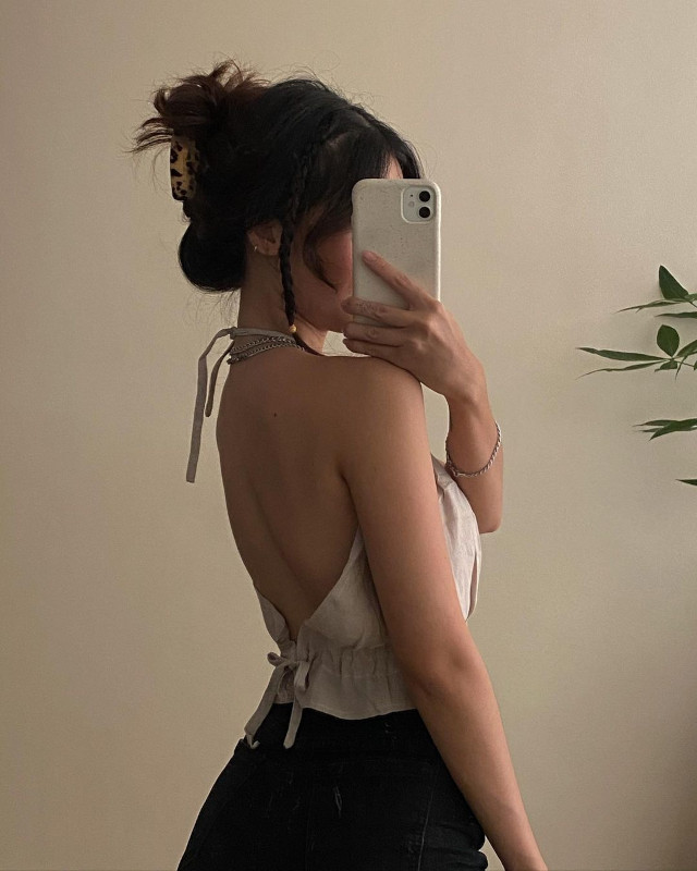Rhea Bue Backless Top Outfit