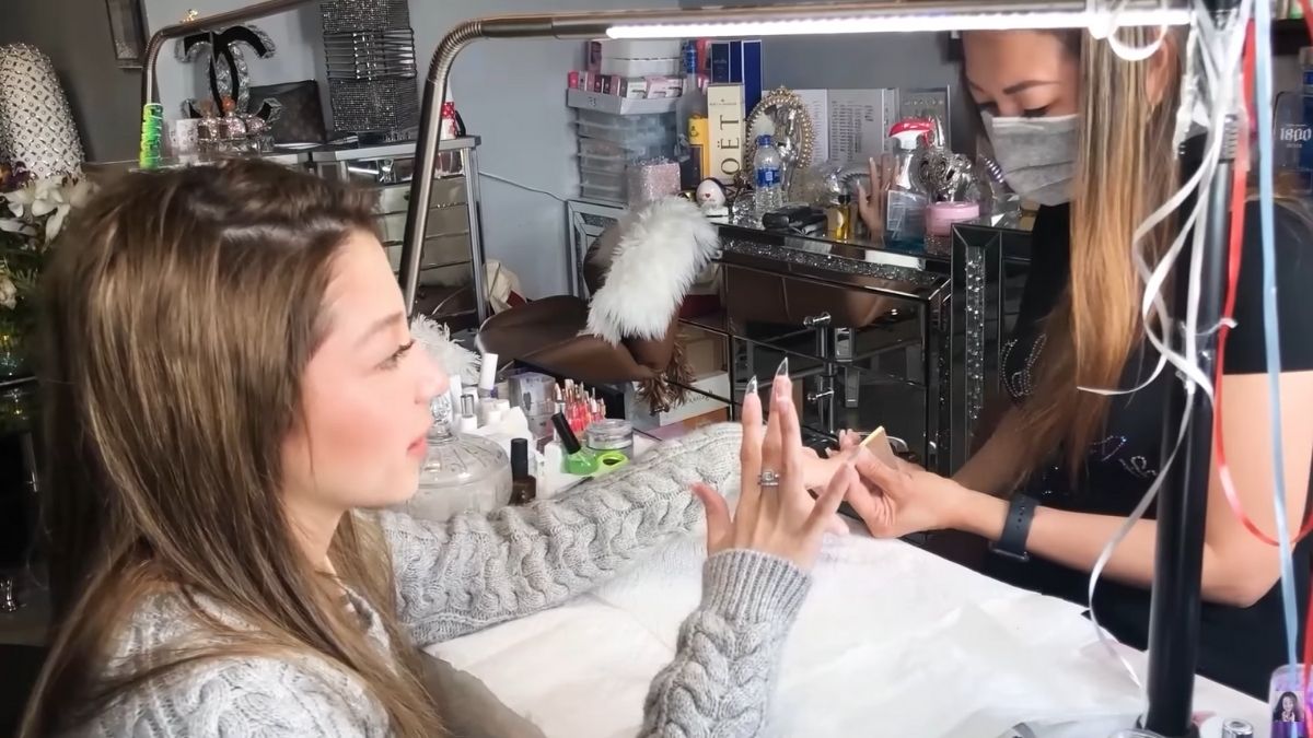 Donnalyn Bartolome gets nails done by Jenny Bui, Cardi B's nail artist
