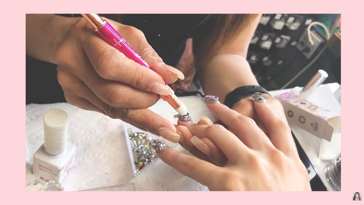 Donnalyn Bartolome gets nails done by Jenny Bui, Cardi B's nail artist