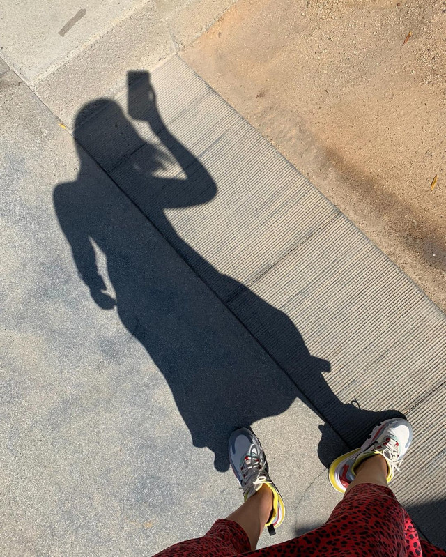 Mari Jasmine's shadow