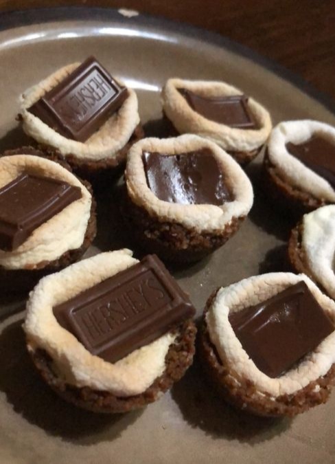 BRB Taking A Break: Baking, s'mores cups